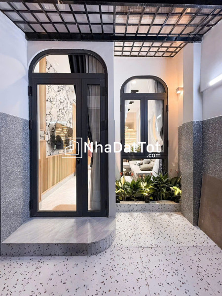Nhà đẹp - sau lưng đại học ngoại thương - hẻm thông - 52m2 - 2 tầng - 3 pn ( có pn trệt ) - chỉ