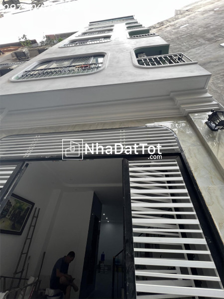 Hiếm, bán nhà cầu diễn 33m2x5t, 70m ô tô dừng đỗ, full đồ, ở ngay, 5,5 tỷ