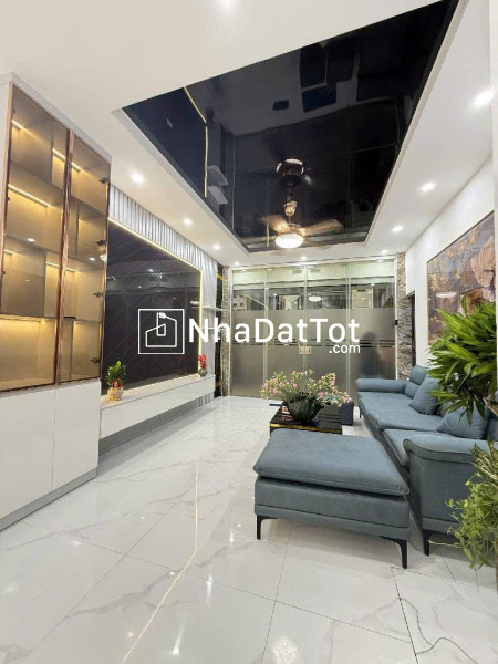 Nhà đẹp phố hoàng ngân ngõ thoáng, ở ngay, giá 7.5 tỷ.