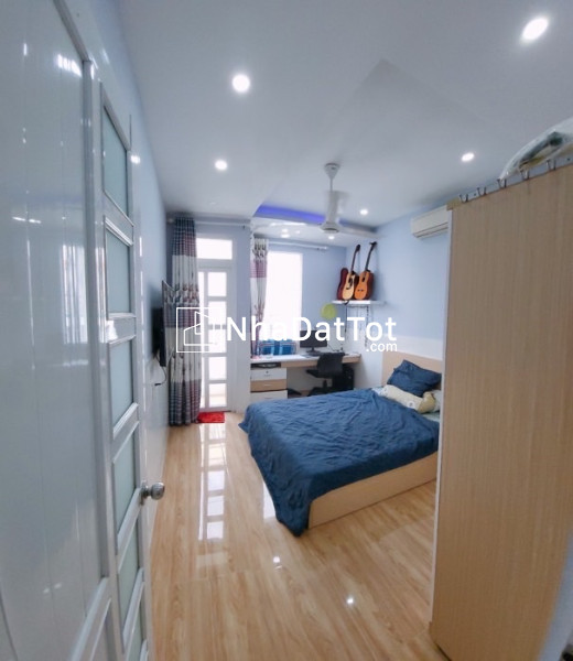 Siêu phẩm ngay trung tâm quận 4- nhà 2 mặt tiền -đường đoàn văn bơ- thích họp kinh doanh đa ngành