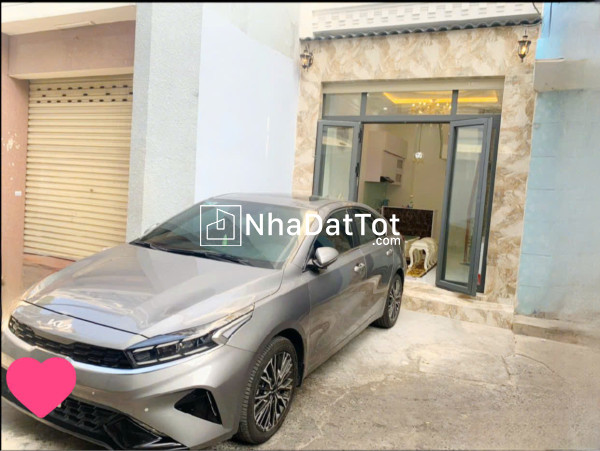 Bán nhà q10, hẻm 7m có sân oto riêng, cao 4 tầng fullnt: nhỉnh 5 tỷ.lh: 0933910039