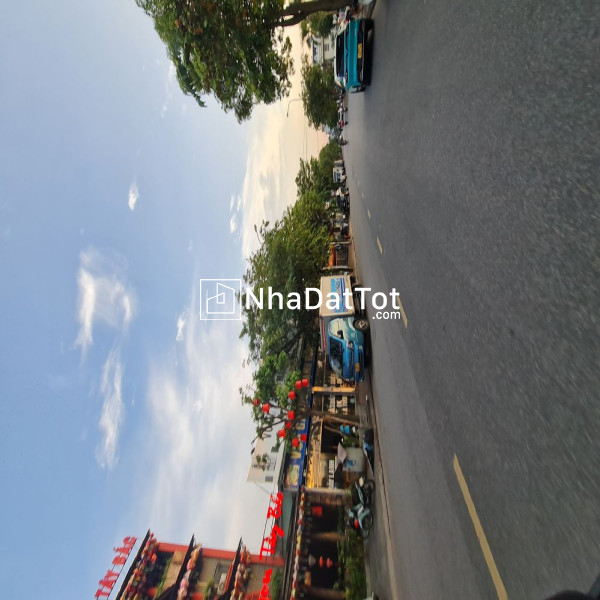 Bán nhà tặng sổ đỏ 200m2 trục chính đa tốn, gia lâm.  lh 0989894845