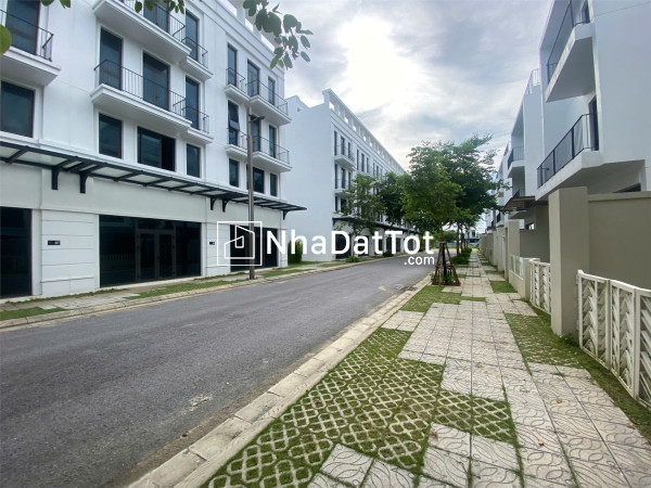 Căn góc shophouse mặt biển vlasta sầm sơn. bàn giao nhà ngay.  giá chỉ 6 tỷ!. lh: 0966 343 969