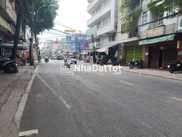 Mặt tiền kinh doanh hưng phú ngang 4m sổ riêng 3 tầng chỉ 12 tỷ 8
