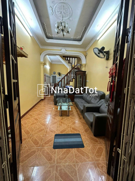 Cho thuê nhà nguyên căn ở ngõ 318 la thành, 35m, 4 tầng 5pn, 3 wc, giá 11.5 triệu