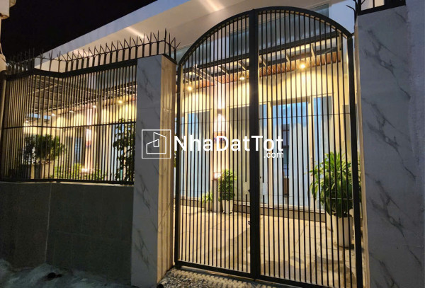 Bán nhà mới xây cạnh biển thu nhập tiền 50 triệu/tháng, bắc nha trang