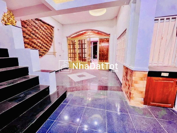 Giữ tiền chắc - hẻm xe hơi 20m ra mặt tiền - gần ga t3 - nhà đẹp 2 tầng
