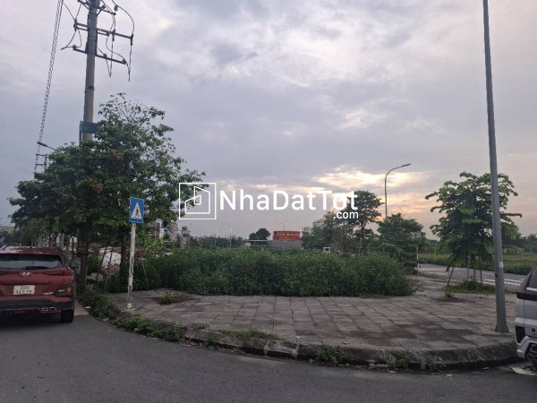 Bán đất đông hội đông anh - hàng xóm vin cổ loa - tái định cư bộ công an - 90m m mặt tiền 6m - oto