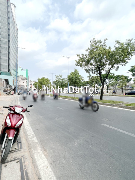 Nhà 5 tầng (4x26m) mặt tiền đường võ văn kiệt p5q5. giá : 20 tỷ