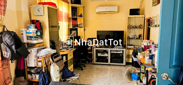 Bán nhà phố 3,5 tấm rưỡi gần chợ thủ đức, xe hơi vào tận nơi