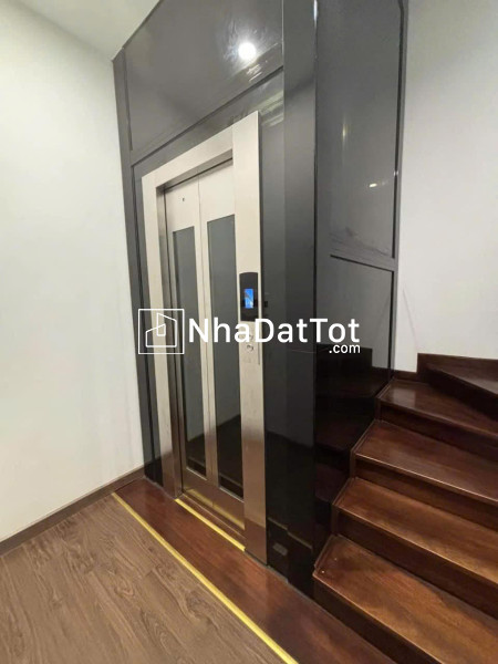 Bán nhà kim mã 55m 6 tầng thang máy 13.5 tỷ