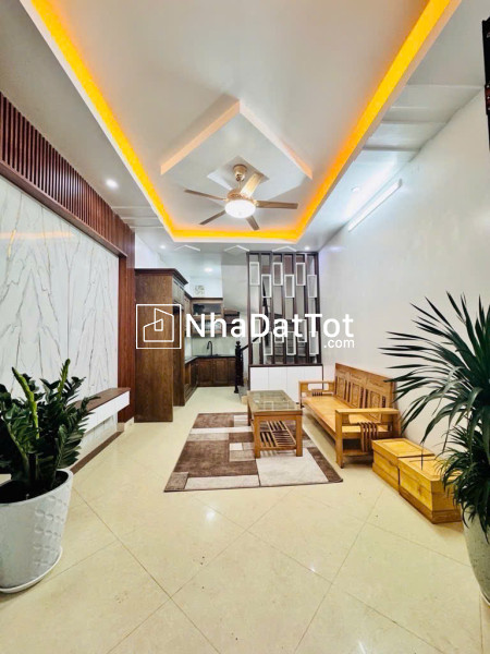 Bán căn nhà nam dư lĩnh nam 32m 4 tầng 3 phòng full nội thất 5.58 tỷ sổ đỏ
