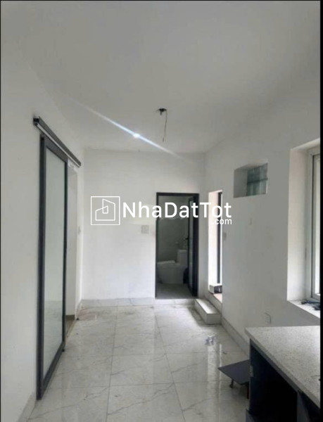 Cho thuê căn hộ tập thể ngõ ô tô phố thanh nhàn, rẻ 90m2, 2 ngủ chỉ 8 triệu