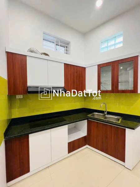 Cho thuê nhà ngõ định công hạ, 33 m2*4 tầng, 3 ngủ, 3 vệ sinh, ở  nhóm 7 người, 11 triệu