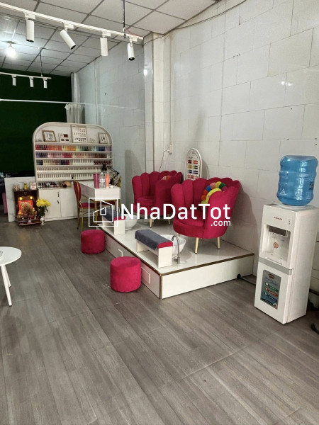 Cần sang lại tiệm nail mi gội mặt tiền phan anh, bình trị đông, bình tân