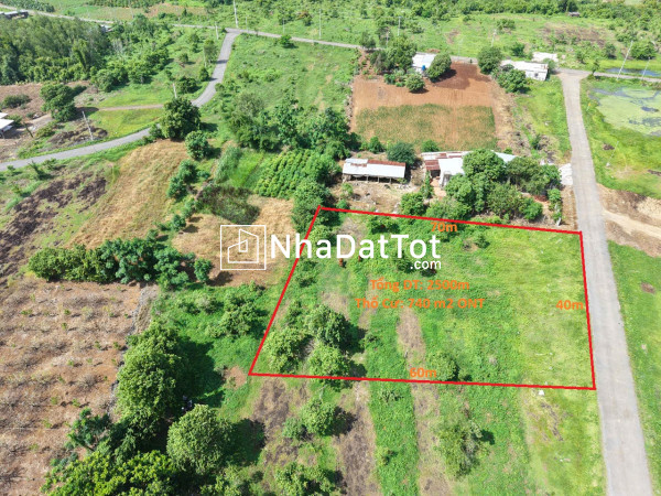 Bán 2500m2 có 740m2 ont- 40m mt đường nhựa 8m gần hồ suối môn 1,6tr/m2