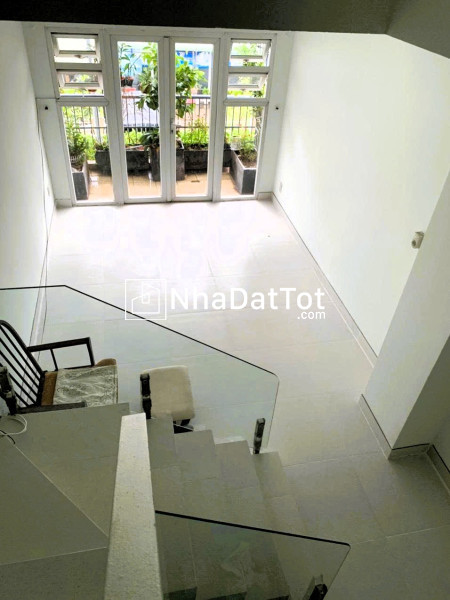 Bán nhà hai mặt tiền phạm văn đồng kinh doanh sầm uất, tn 31tr/tháng