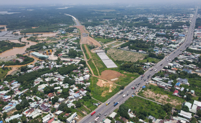 Địa ốc thiếu vốn, hụt nguồn cung